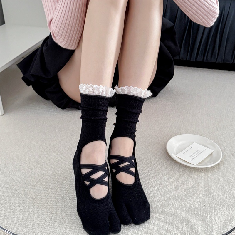 Yoga Mat - Lace Trim Split Toe Yoga Socks